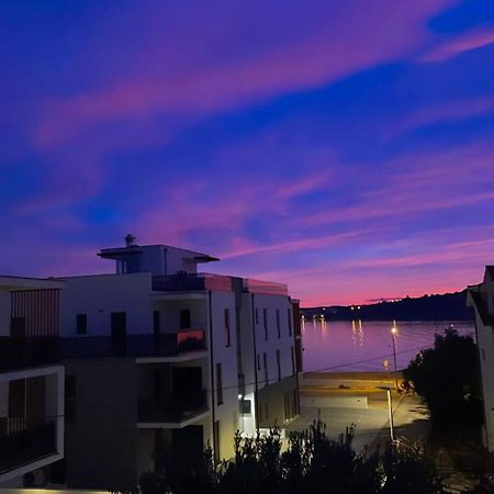 Zeezicht Appartement 50M From Beach Srima Exteriér fotografie