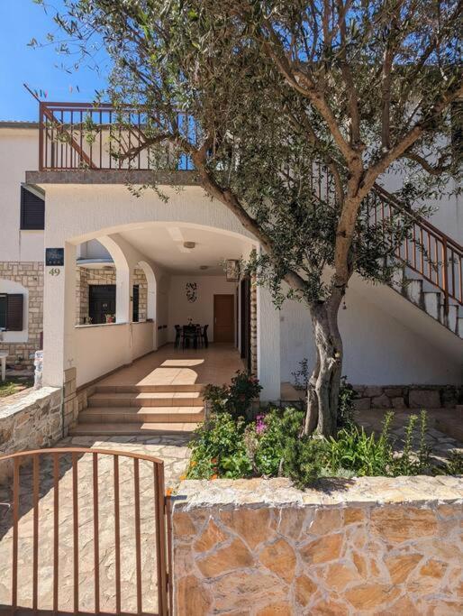 Zeezicht Appartement 50M From Beach Srima Exteriér fotografie